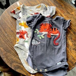 2- Gerber 3-6 month boy onesies/bodysuits